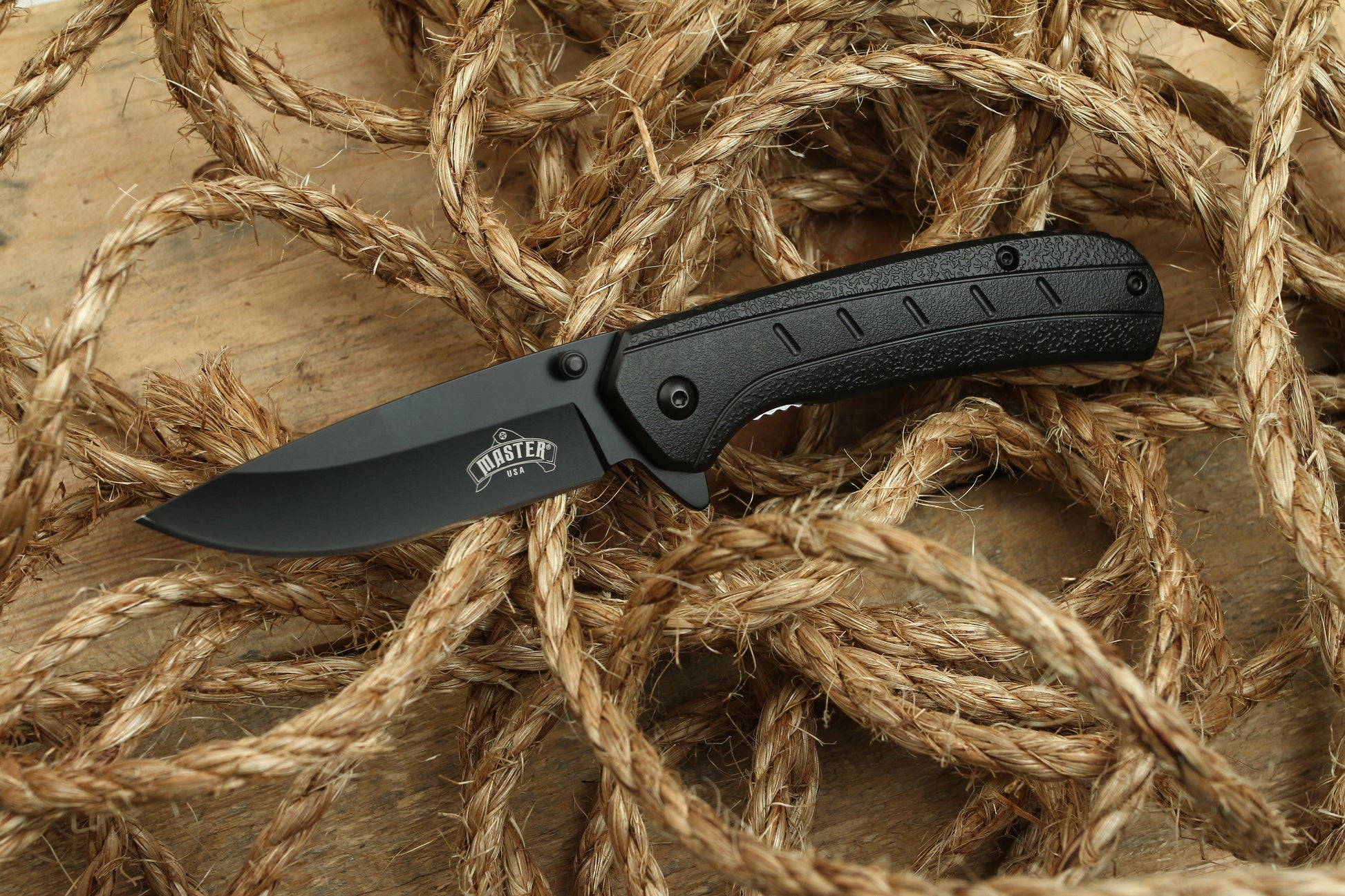 Master Black drop point Pocket knife